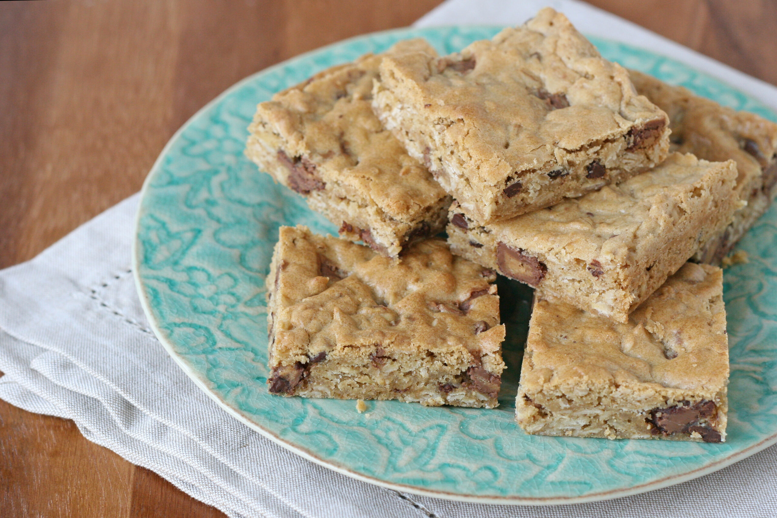 Chocolate Chip Cookie Cheesecake Bars - Mom On Timeout