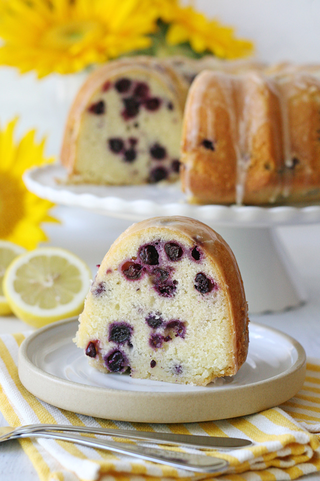 This beautiful Weeping Willow I shared with my co-workers. A lemon  Blueberry/lemon glaze bundt cake baked in a Nordic Ware Brilliance Bundt Pan.  : r/Baking